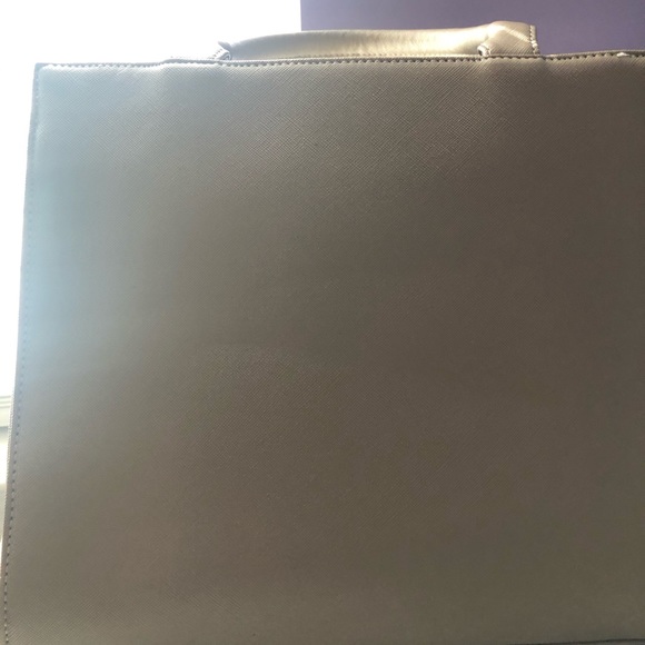 Taupe Gold Chain Purse - Picture 5 of 8